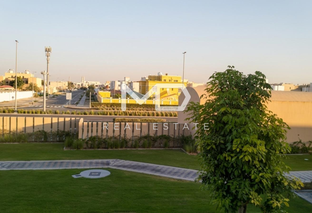Single Row | Vacant 3BR+M TH | Upgraded Interior – Muzera Community, Al Raha Gardens – MD-S-124886 Single Row | Vacant 3BR+M TH | Upgraded Interior - Muzera Community, Al Raha Gardens - MD-S-124886
