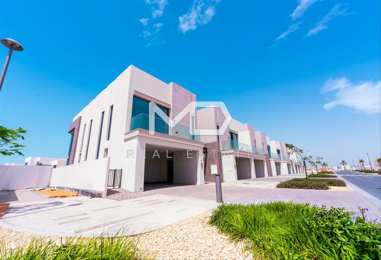 Landscaped Corner Unit| Water View| Luxury Living - Marfaa Al Jubail, Jubail Island - MD-S-124929