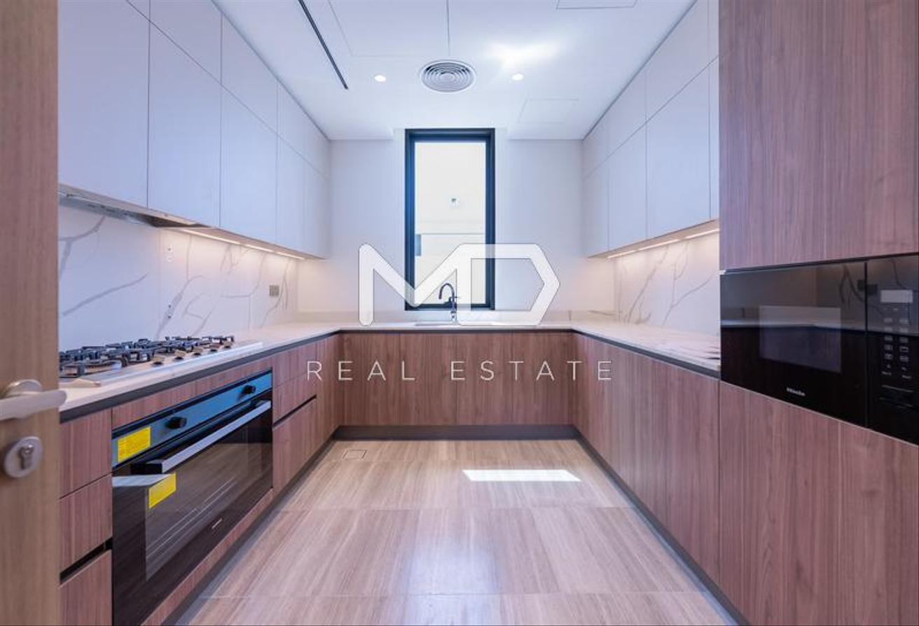 Landscaped Corner Unit| Water View| Luxury Living - Marfaa Al Jubail, Jubail Island - MD-S-124929