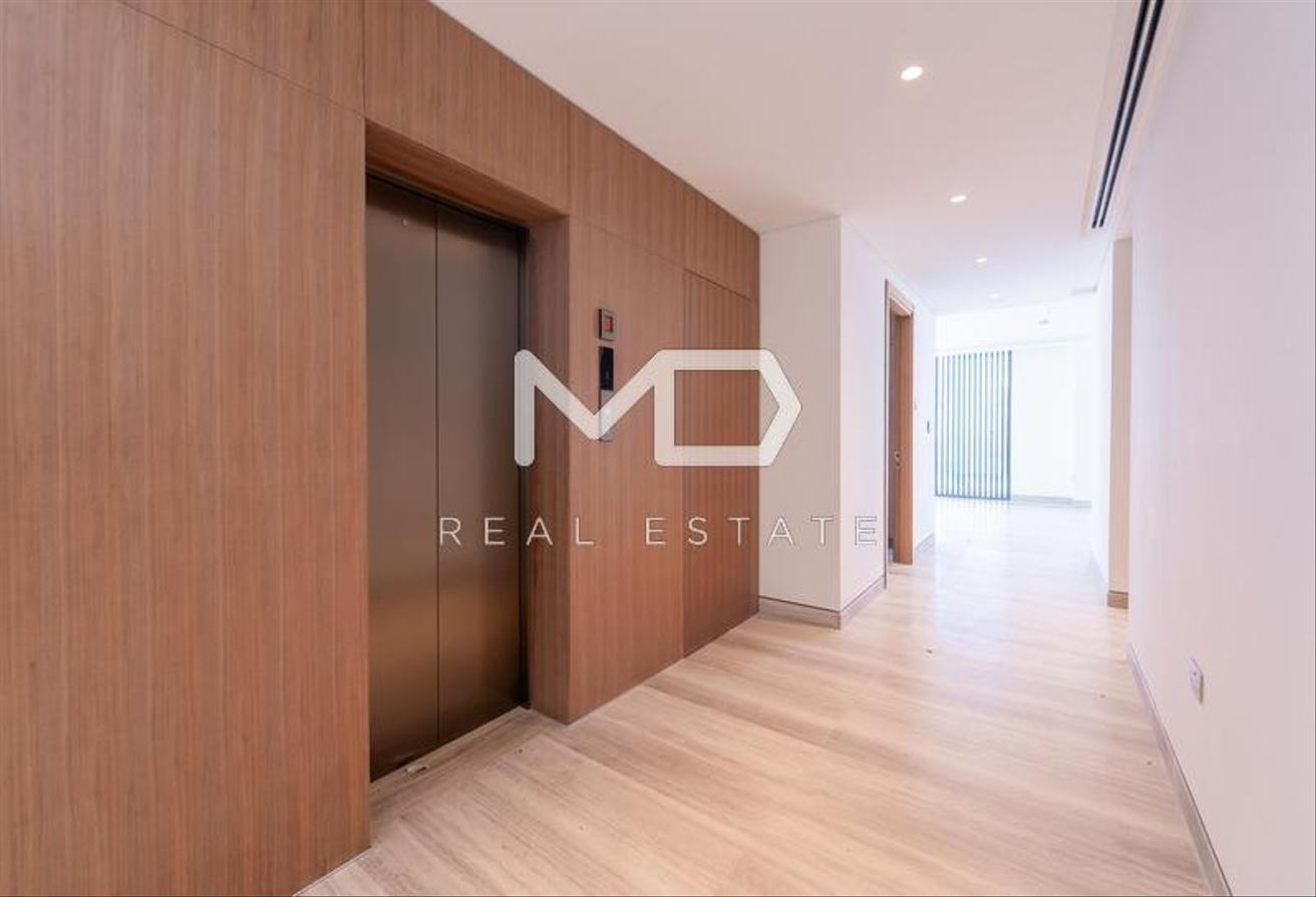 Landscaped Corner Unit| Water View| Luxury Living - Marfaa Al Jubail, Jubail Island - MD-S-124929
