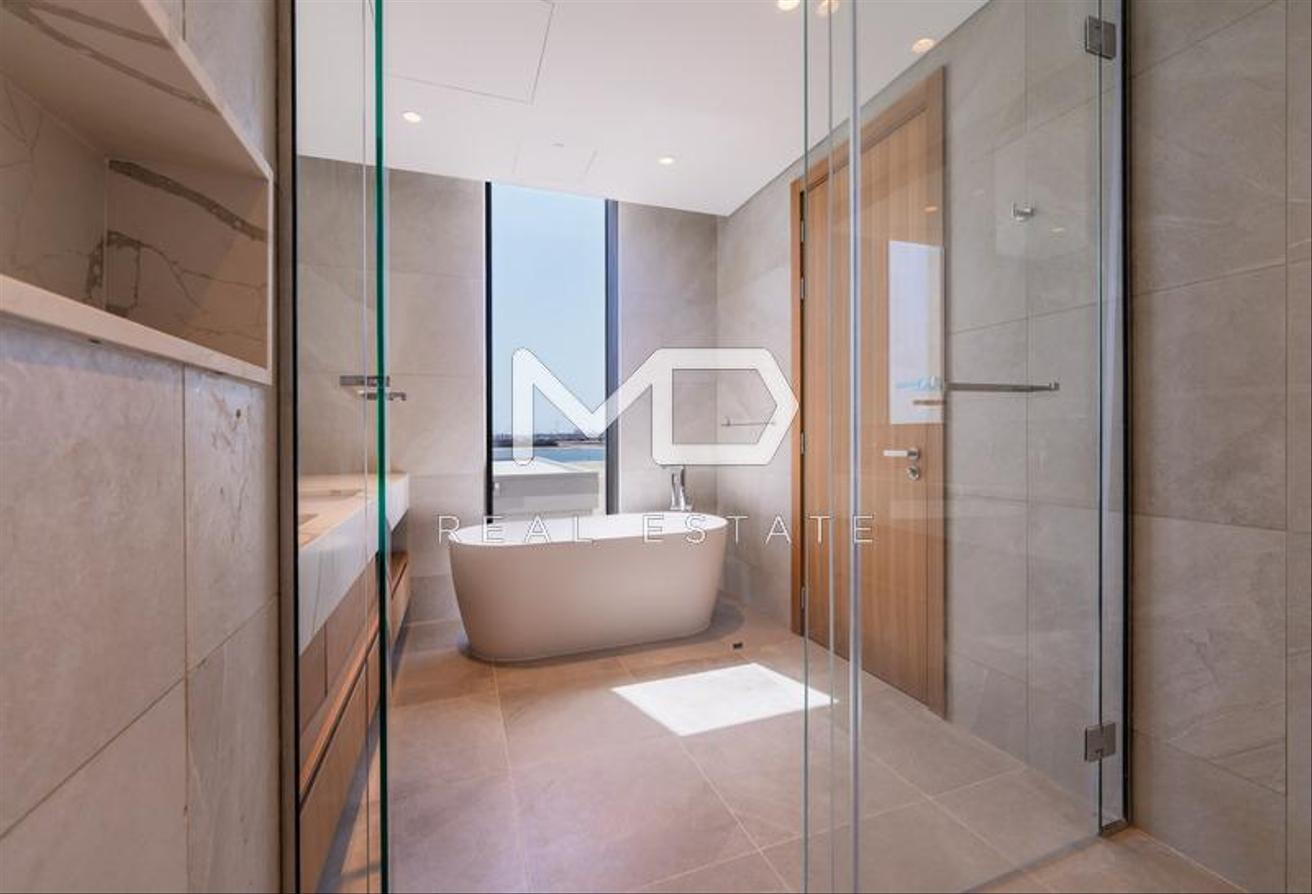 Landscaped Corner Unit| Water View| Luxury Living - Marfaa Al Jubail, Jubail Island - MD-S-124929